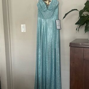 Long evening gown size 9/10 fits like a medium